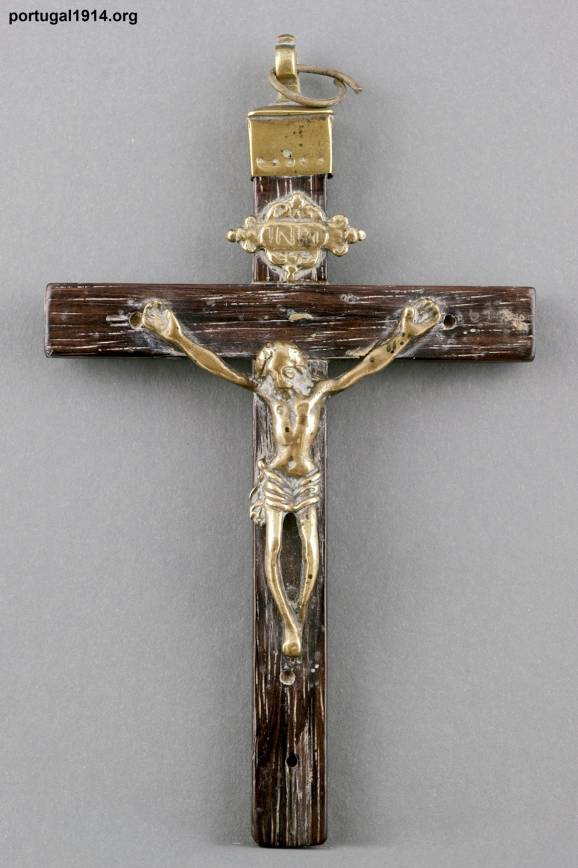 O Crucifixo do Capitão-médico Álvaro Marques Machado