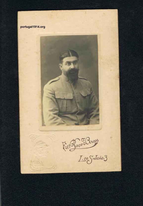 Foto de Estúdio de Francisco Avelino de Sousa Amado, fardado