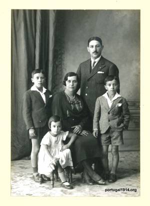 Joaquim Alves Correia de Araújo, esposa e filhos