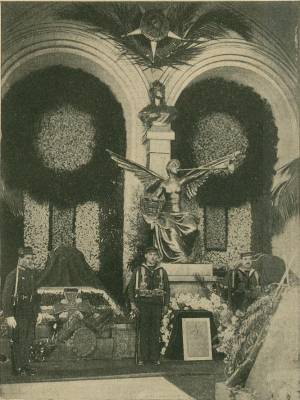 Os Soldados desconhecidos velados no Palácio do Congresso. Ilustração Portuguesa, nº 791, 16 de Abril de 1921
