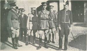 O General Bernardiston e os oficiais da missão inglesa com o Capitão do Estado Maior Matias de Castro e o Ministro da França no primeiro dia de 1917.