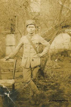 José Machado em França, a recuperar dos ferimentos de guerra